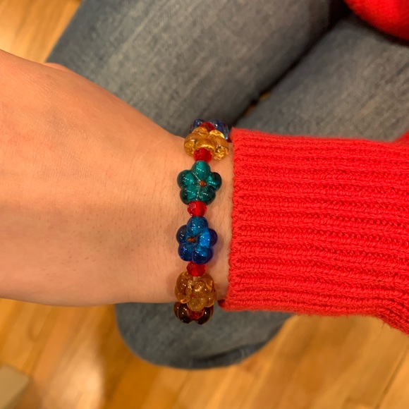 Colorful Flower Beaded Stretch Bracelet - Picture 5 of 6